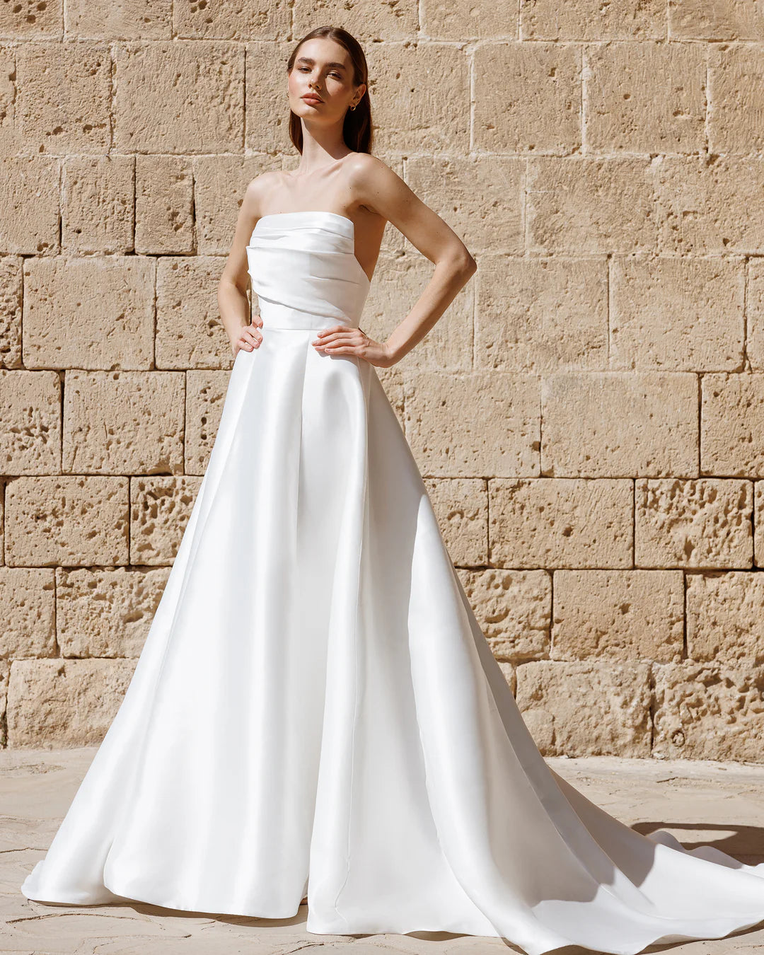 Elegant Strapless Ruched Court Train Backless Wedding Dresses