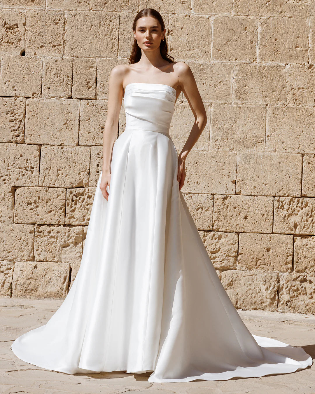 Elegant Strapless Ruched Court Train Backless Wedding Dresses