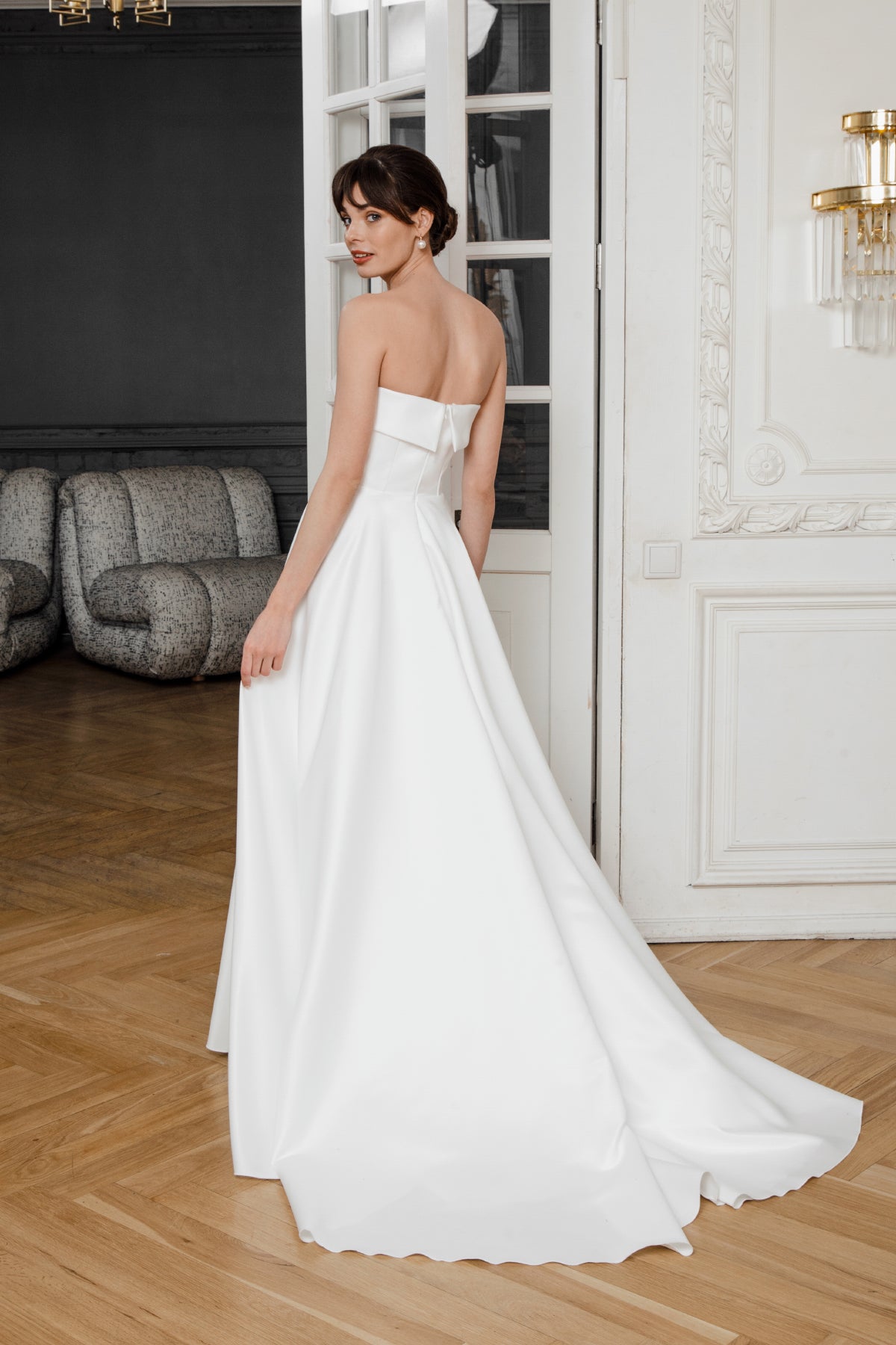 Elegant Strapless Folded strapless satin Backless wedding dress