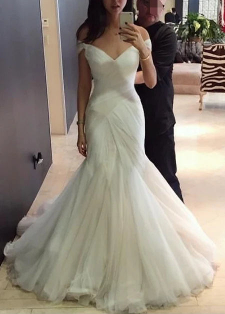 Elegant Off The Shoulder White Tulle Mermaid Long Wedding Dress Bridal Dress
