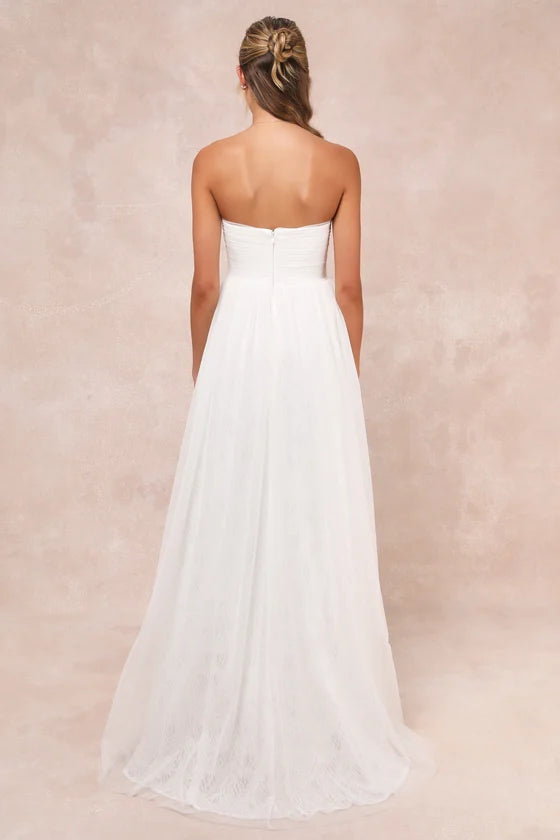 Romantic Strapless Sweetheart Tulle A-Line Wedding Gown