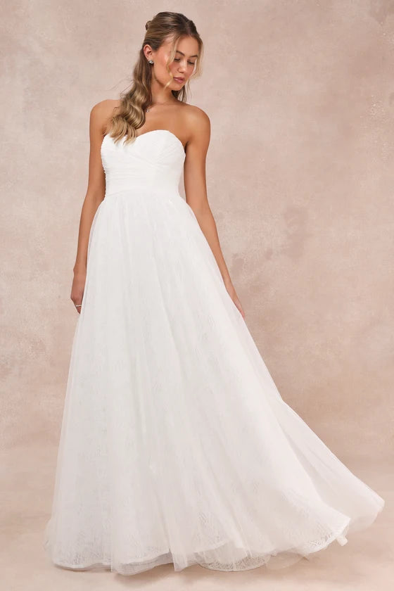 Romantic Strapless Sweetheart Tulle A-Line Wedding Gown