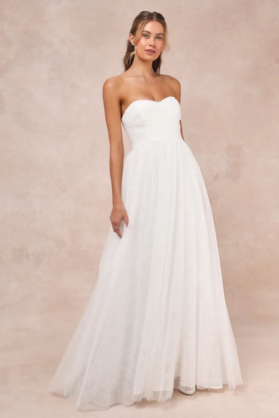 Romantic Strapless Sweetheart Tulle A-Line Wedding Gown