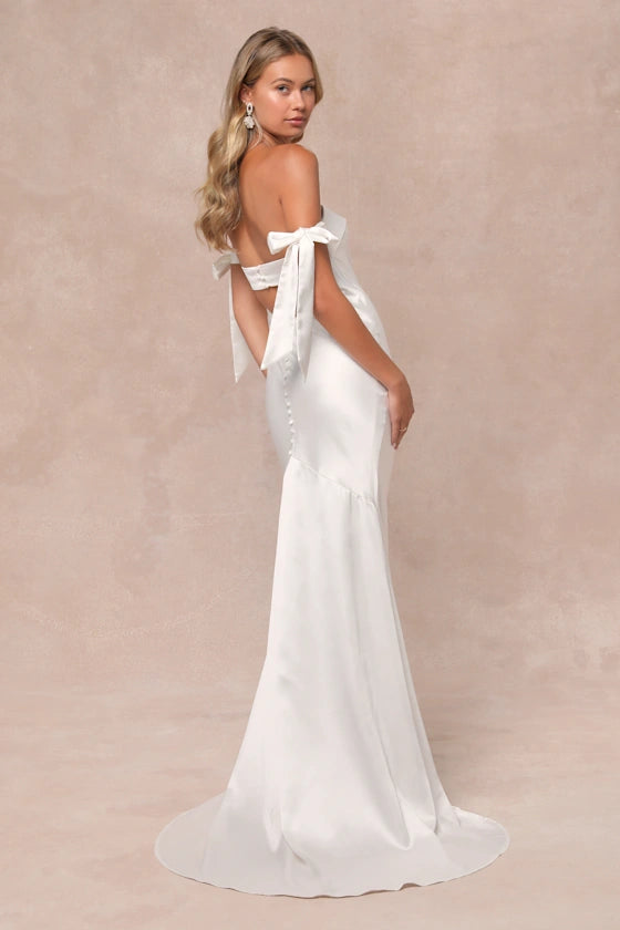 Chic Strapless Bow-Accent Satin Mermaid Wedding Gown