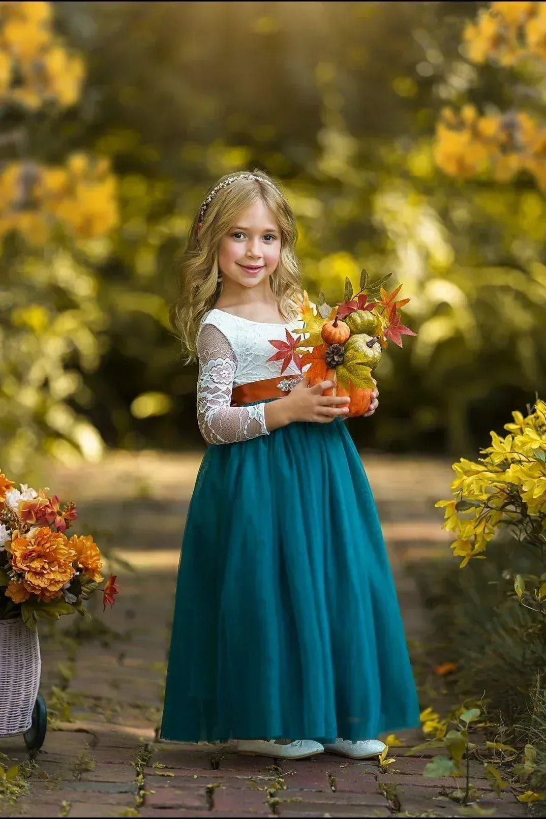 Autumn A-Line Round Neck Long Sleeve V-Back Floor-Length Outdoor Flower Girl Dress
