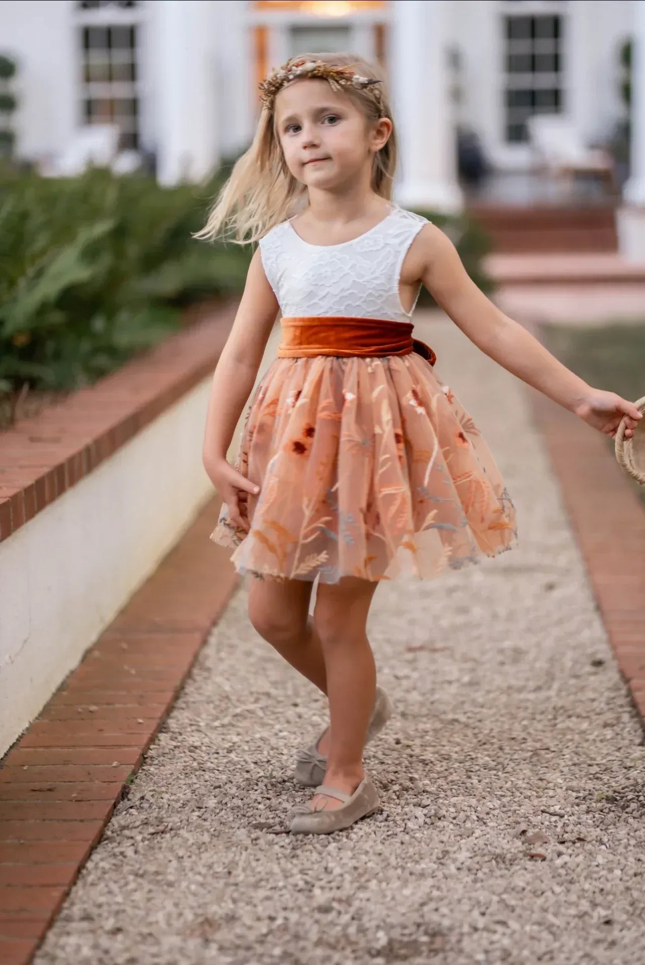 Autumn A-Line Scoop Neck Sleeveless V-Back Knee-Length Outdoor Flower Girl Dress