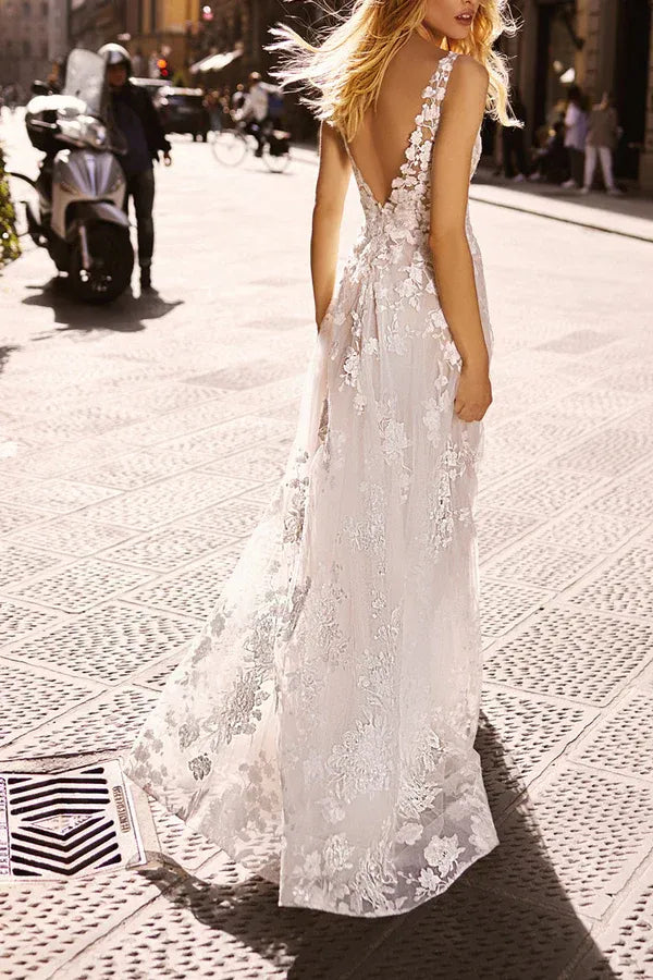 Breathtaking Plunging V-Neck Floral Lace Tulle A-Line Floor-Length Wedding Dress