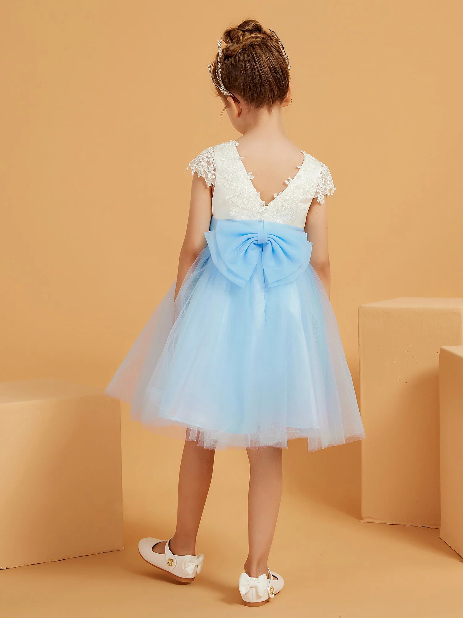 Cap Sleeve Lace V Back Big Bow Light Blue Tulle Knee Length Flower Girl Dresses