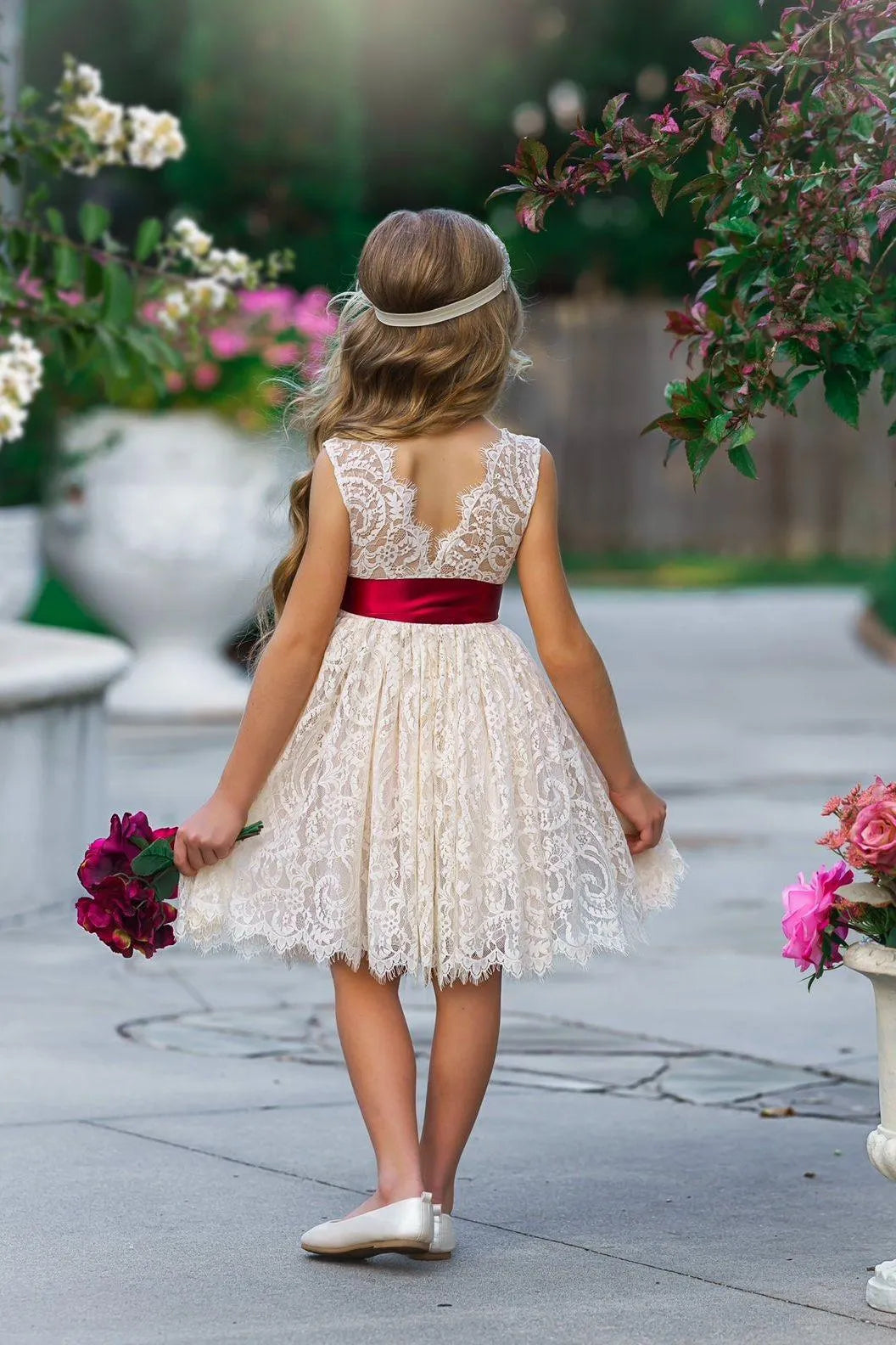 Classic A-Line Round Neck Sleeveless V-Back Knee-Length Outdoor Flower Girl Dress