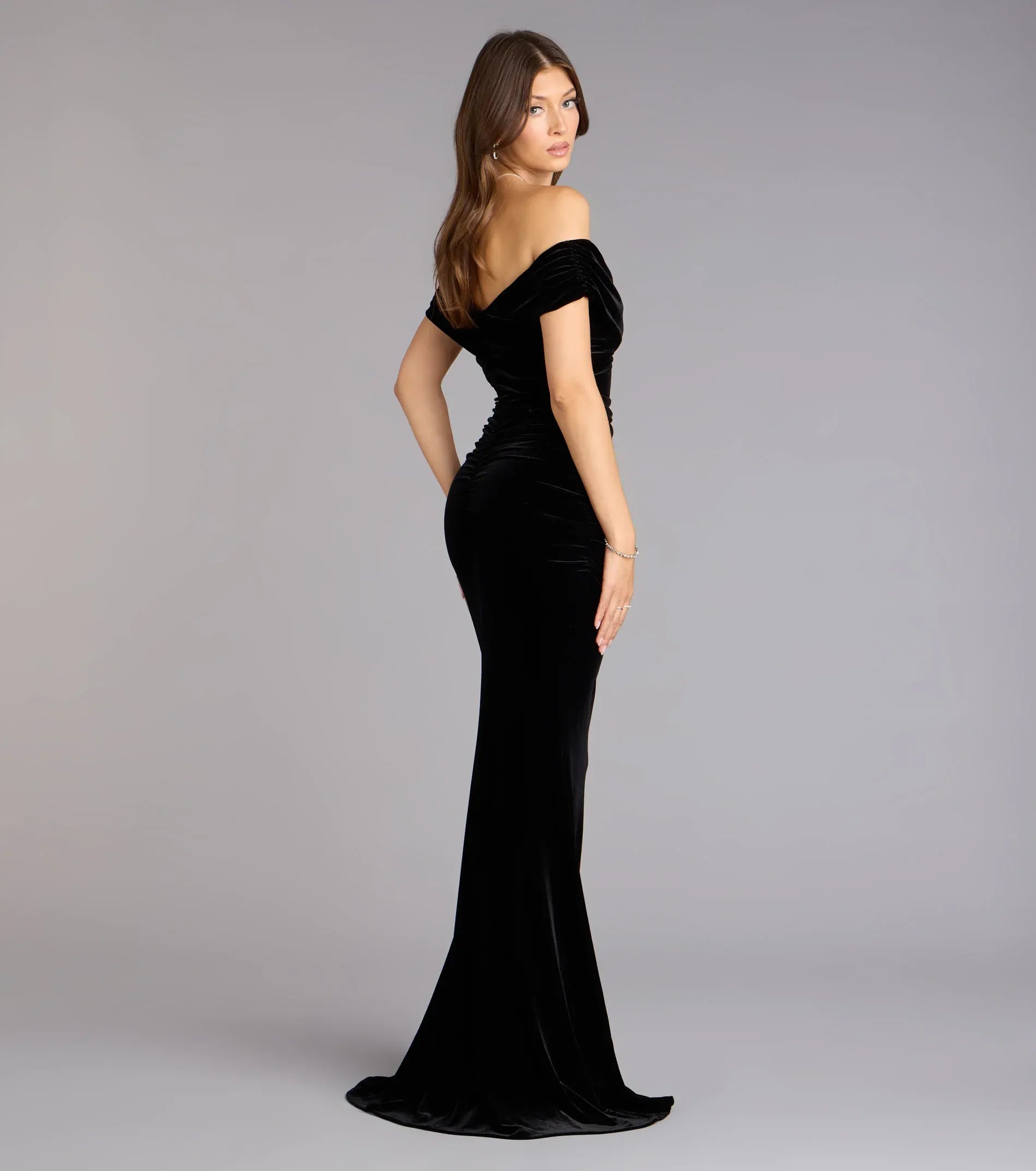 Classic Mermaid Off-The-Shoulder Ruched Velvet Train Maxi Wedding Guest Dress
