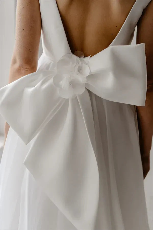 Delicate Plunging V-Neck Tulle A-Line Floor-Length Wedding Dress