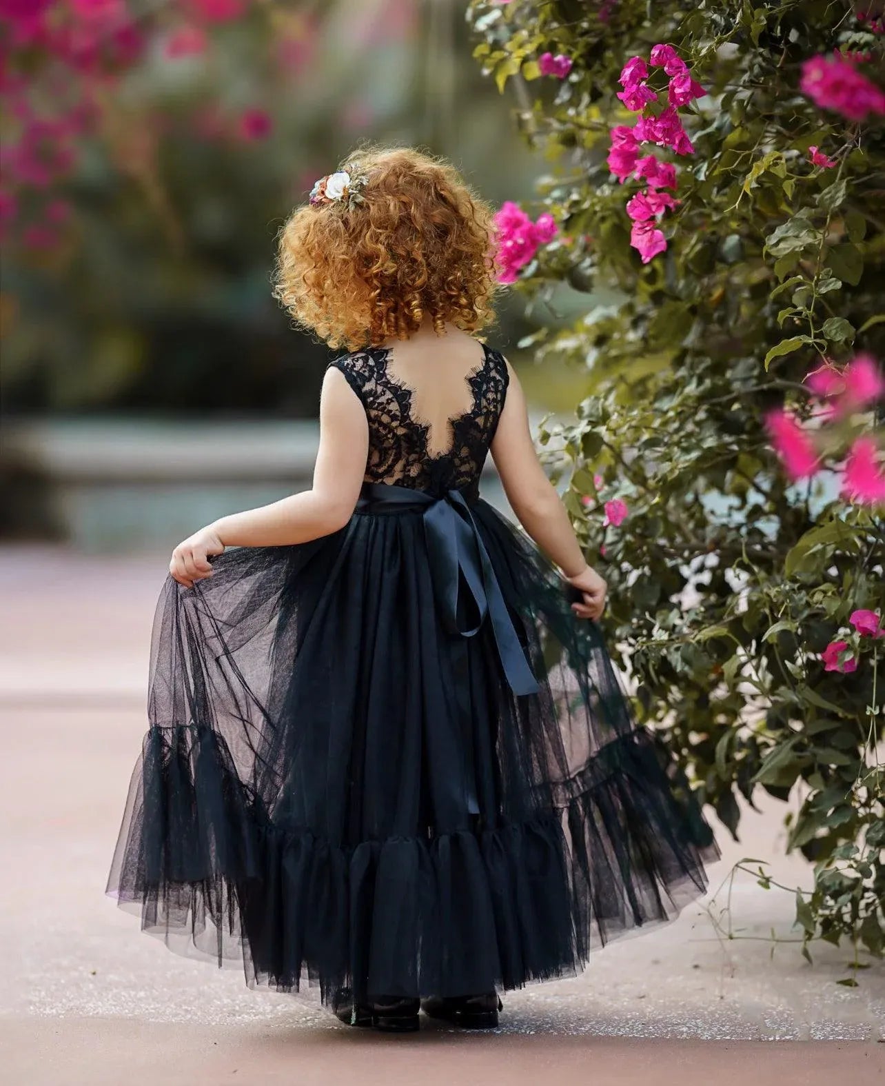 Elegant A-Line Scoop Neck Sleeveless V-Back Floor-Length Outdoor Flower Girl Dress