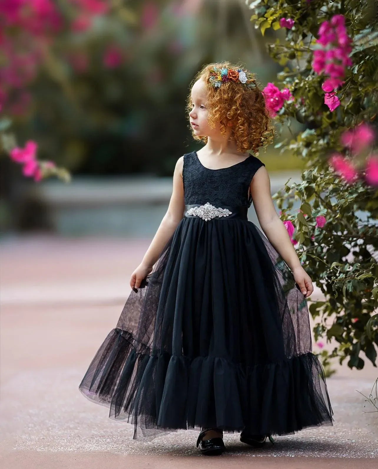 Elegant A-Line Scoop Neck Sleeveless V-Back Floor-Length Outdoor Flower Girl Dress