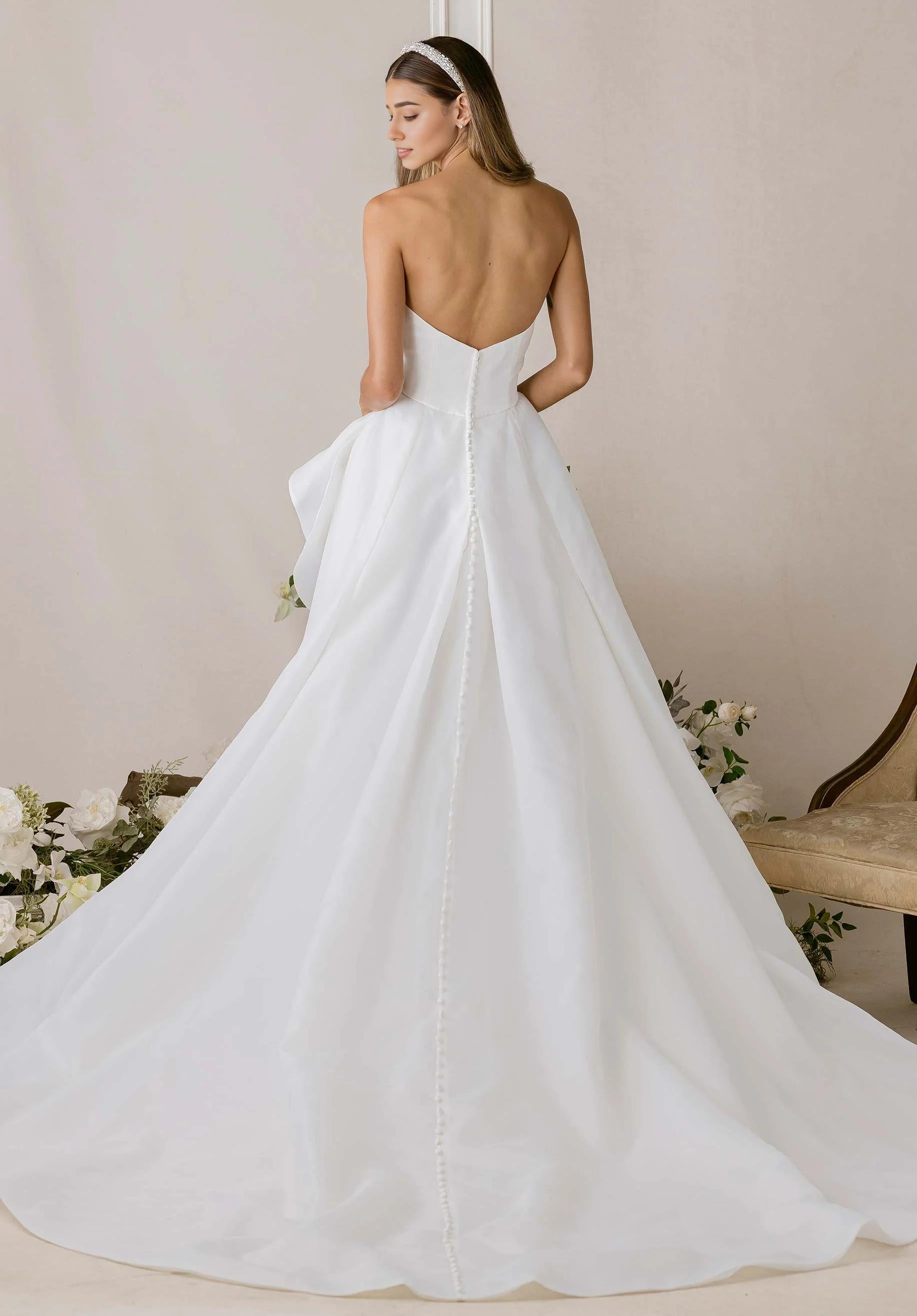 Elegant Strapless High-Low Ruffle Wedding Dress with Train