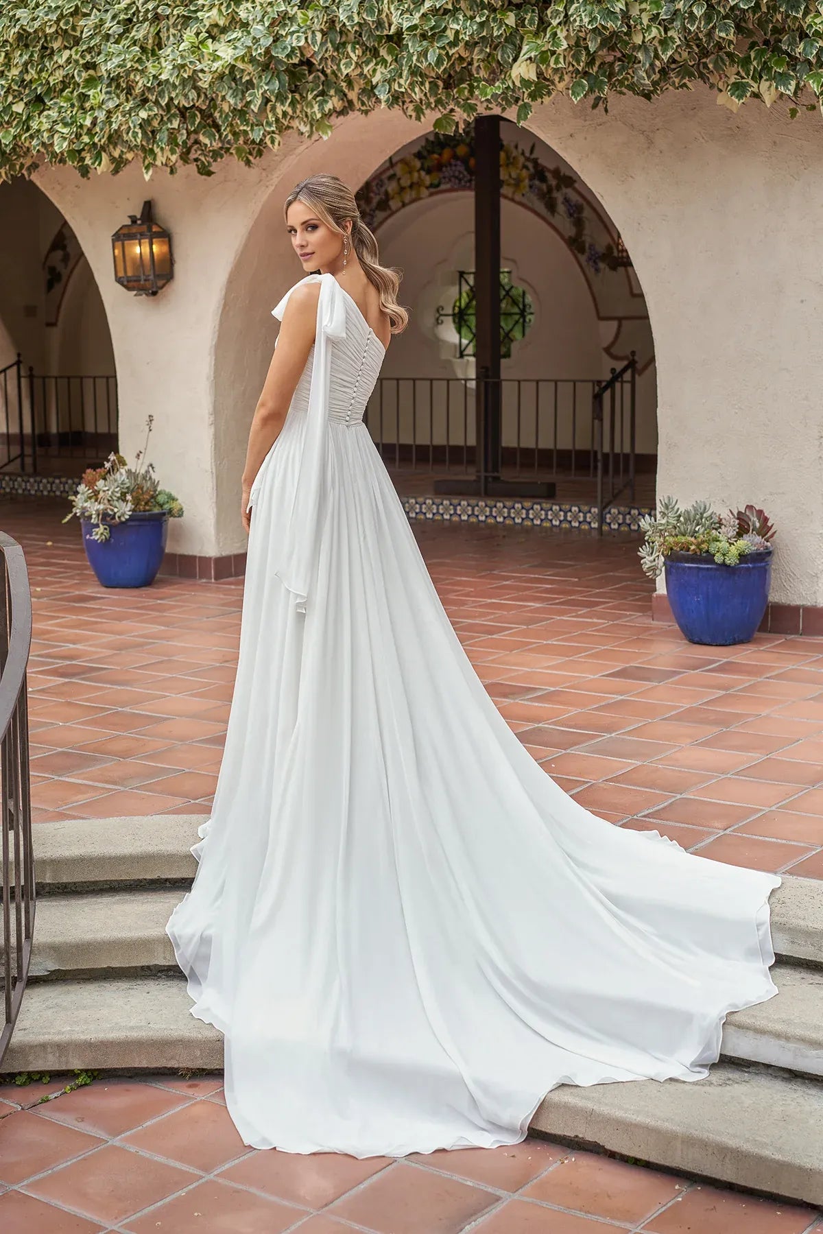 Elegant One‑Shoulder Chiffon A‑Line Pleated Low‑Back Pearl‑Button Wedding Dress