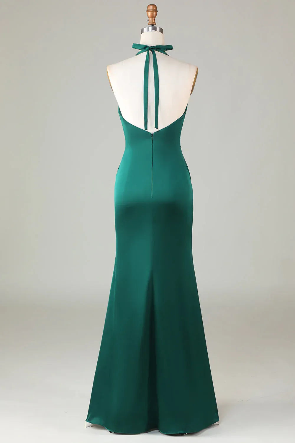 Emerald‑Green Satin Halter‑Neck Twist‑Front Mermaid Bridesmaid Dresses