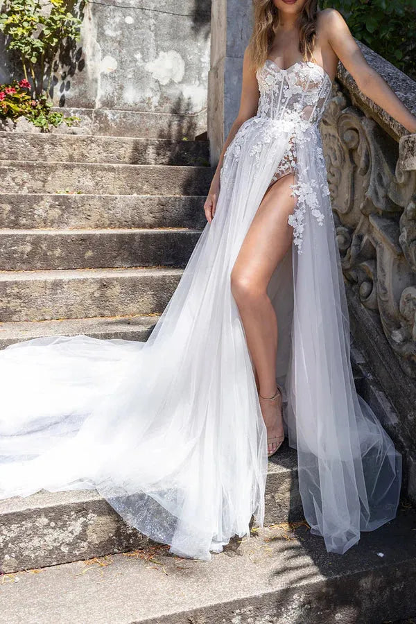 Enchanting Strapless Sweetheart Lace Tulle A-Line Floor-Length Wedding Dress