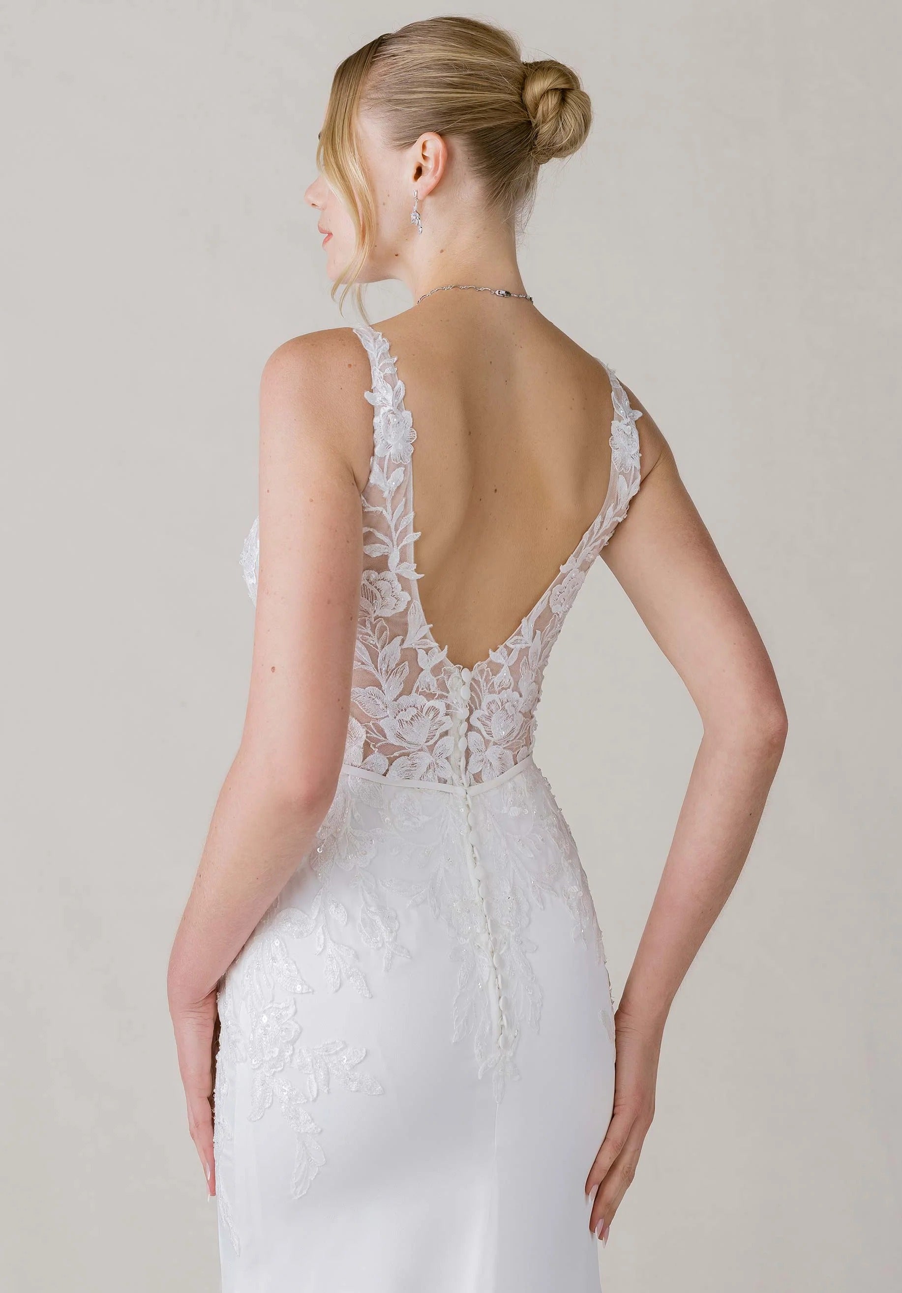 Ethereal Ivory Lace V-Neck Low-Back Tulle A-Line Wedding Dress