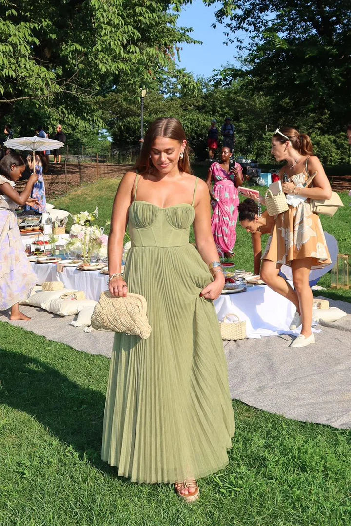 Fresh Floor-Length Sweetheart-Neck Spaghetti-Strap Pleated Wedding Guest Dress