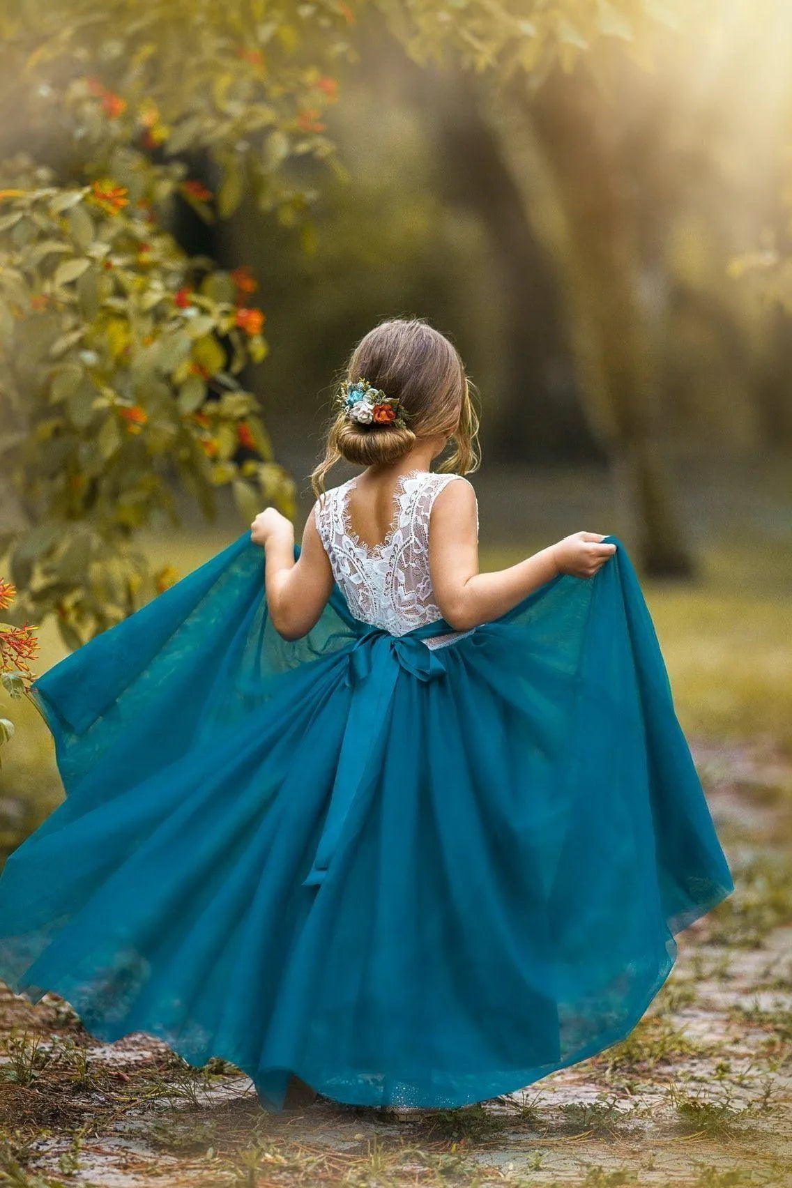 Graceful A-Line Round Neck Sleeveless V-Back Floor-Length Outdoor Flower Girl Dress