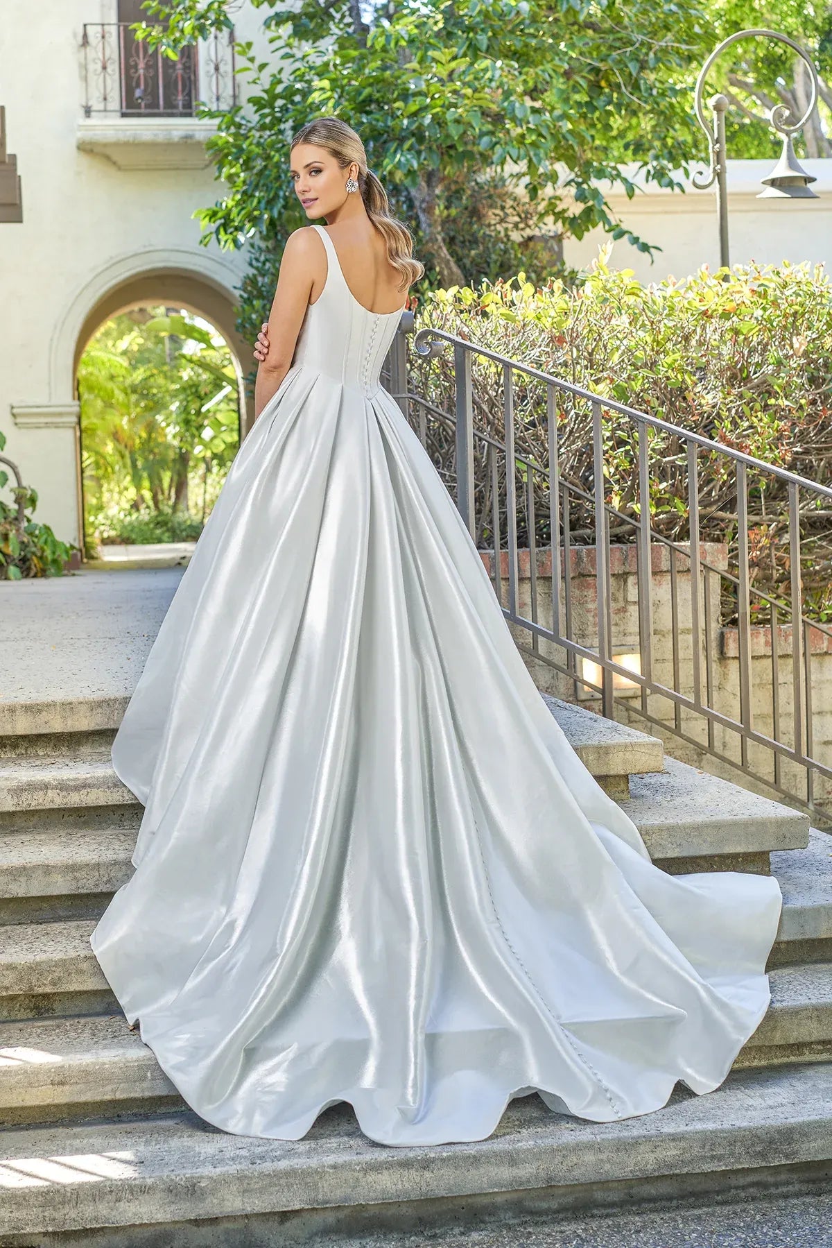 Modern Square‑Neck Satin A‑Line Low‑Back Pocket Pearl‑Button Wedding Dress