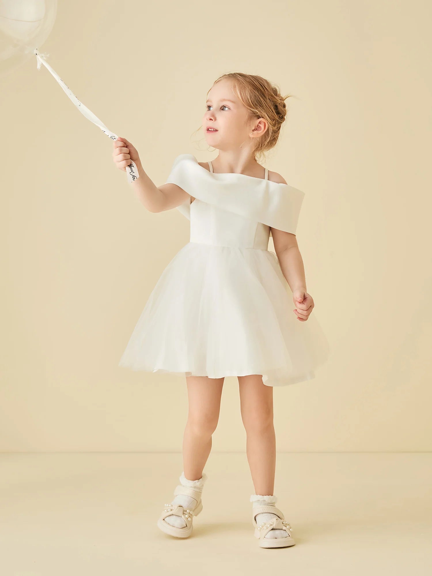Off The Shoulder Thin Strap Big Back Bow White Tulle Short Flower Girl Dresses