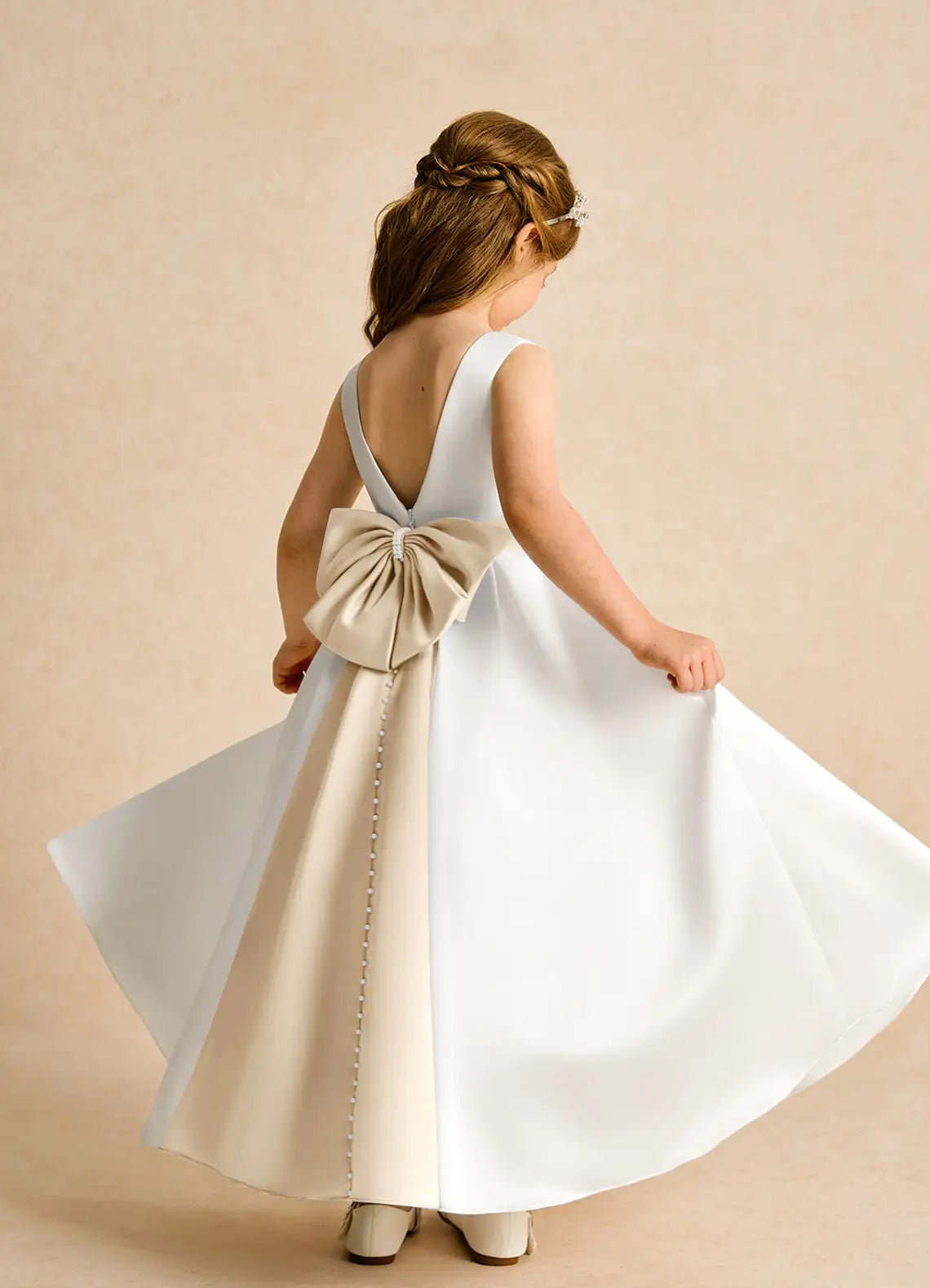 Pearl A-Line Round Neck Sleeveless V-Back Floor-Length Formal Flower Girl Dress