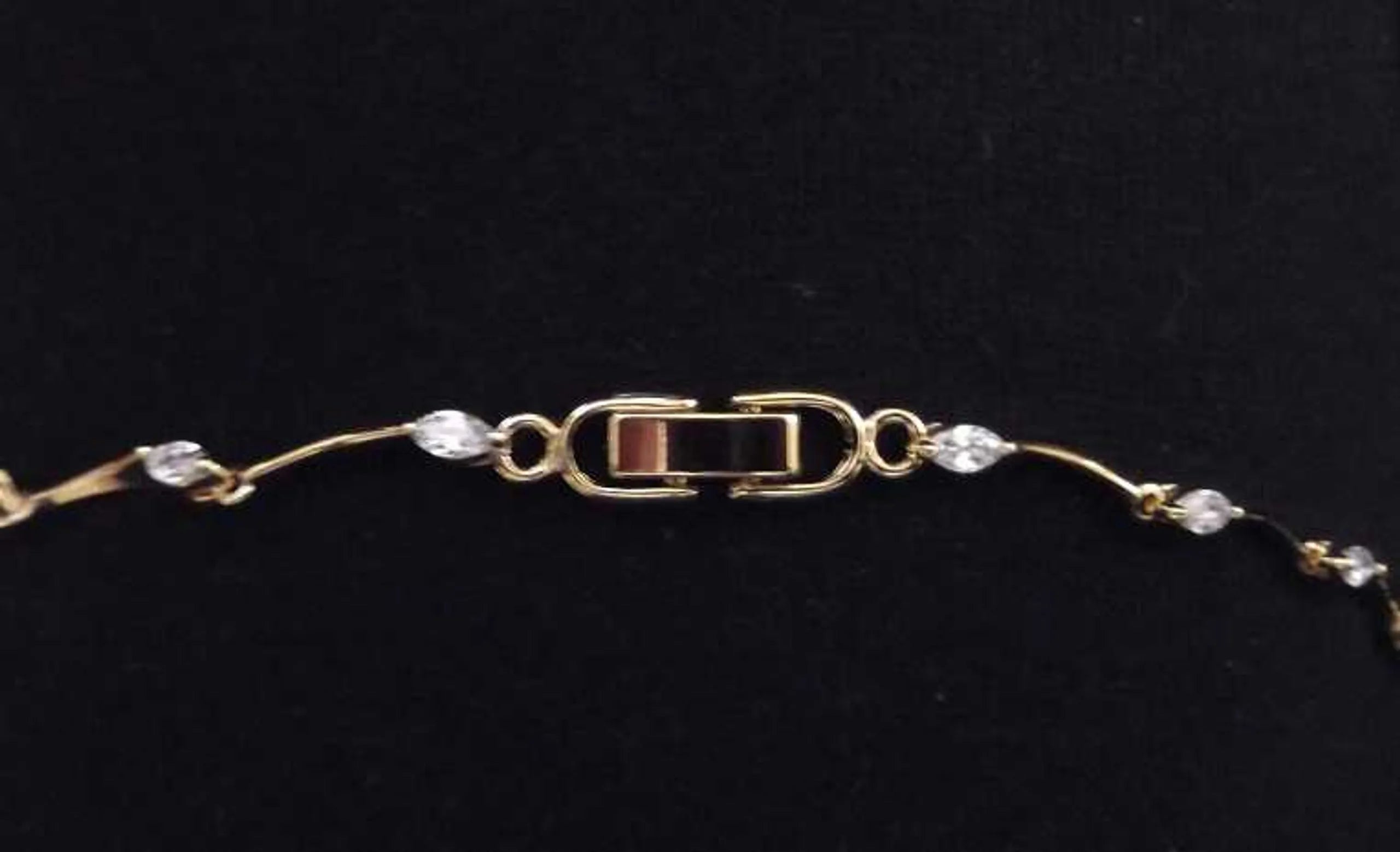 Pearl and Crystal Floral Jewelry Set with Necklace and Earrings