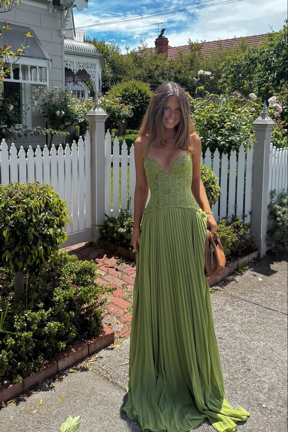 Regal Floor-Length Halter-Neck Lace-Bodice Pleated-Skirt Corset Wedding Guest Dress