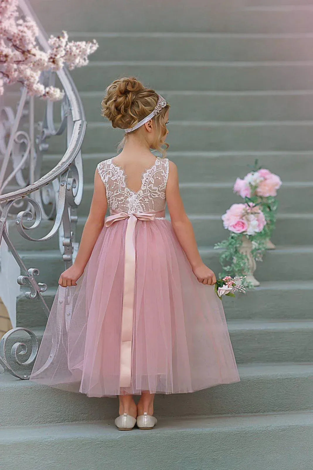 Romantic A-Line Round Neck Sleeveless V-Back Tea-Length Outdoor Flower Girl Dress