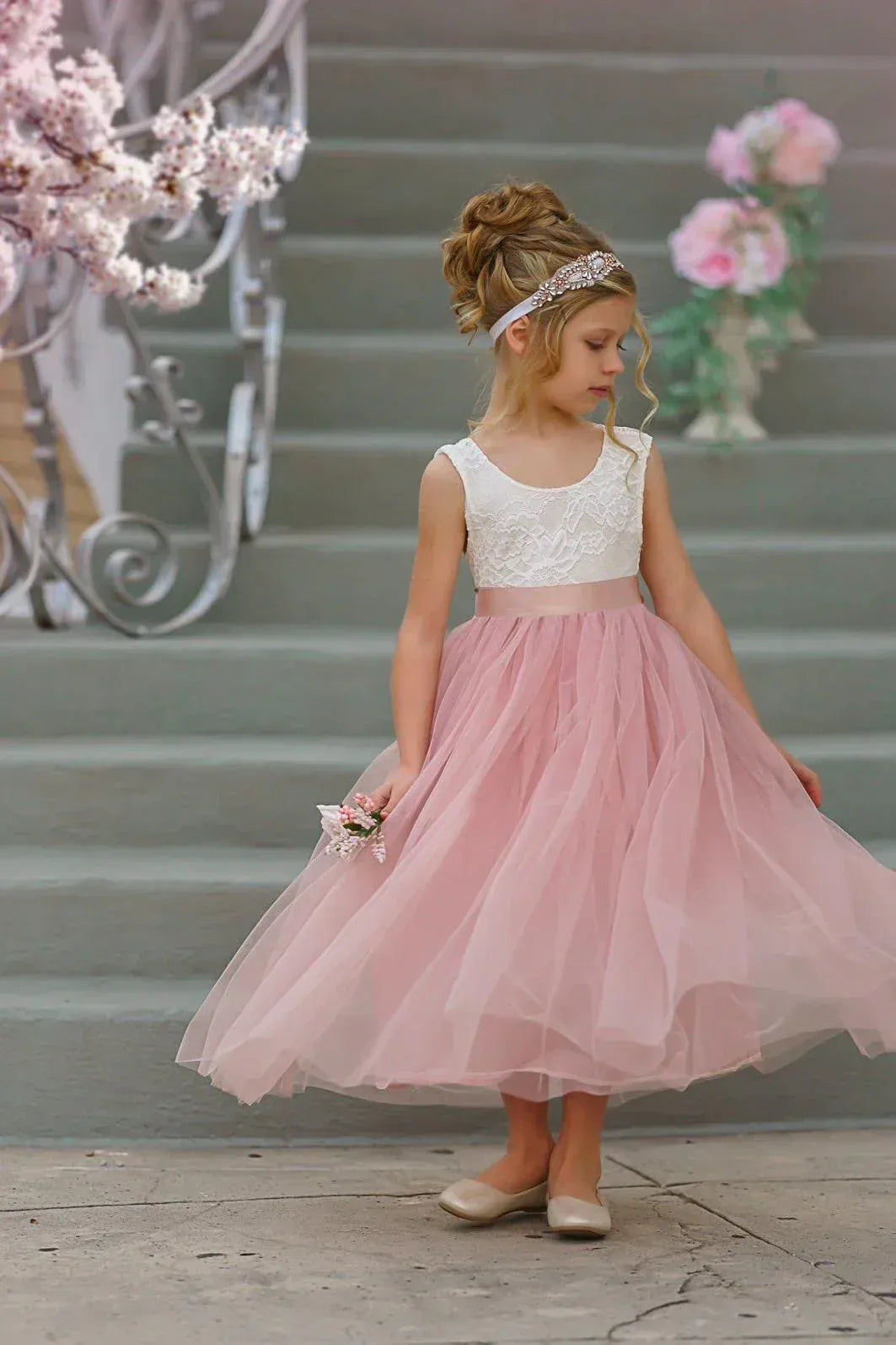 Romantic A-Line Round Neck Sleeveless V-Back Tea-Length Outdoor Flower Girl Dress