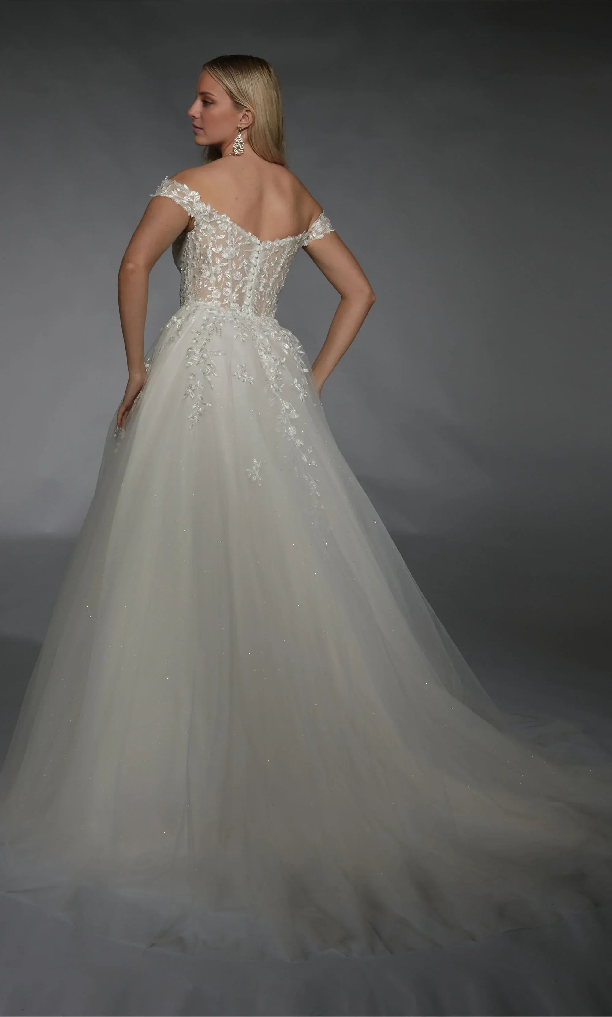 Romantic Off‑The‑Shoulder Tulle Ball‑Gown Floral‑Lace Low‑Back Wedding Dress