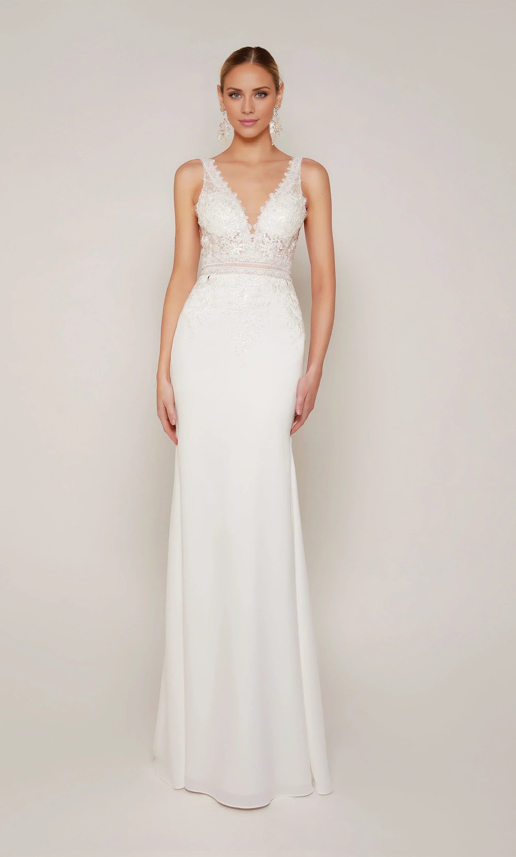 Romantic Spaghetti‑Strap Lace‑Bodice Crepe Mermaid Low‑Back Pearl‑Button Wedding Dress