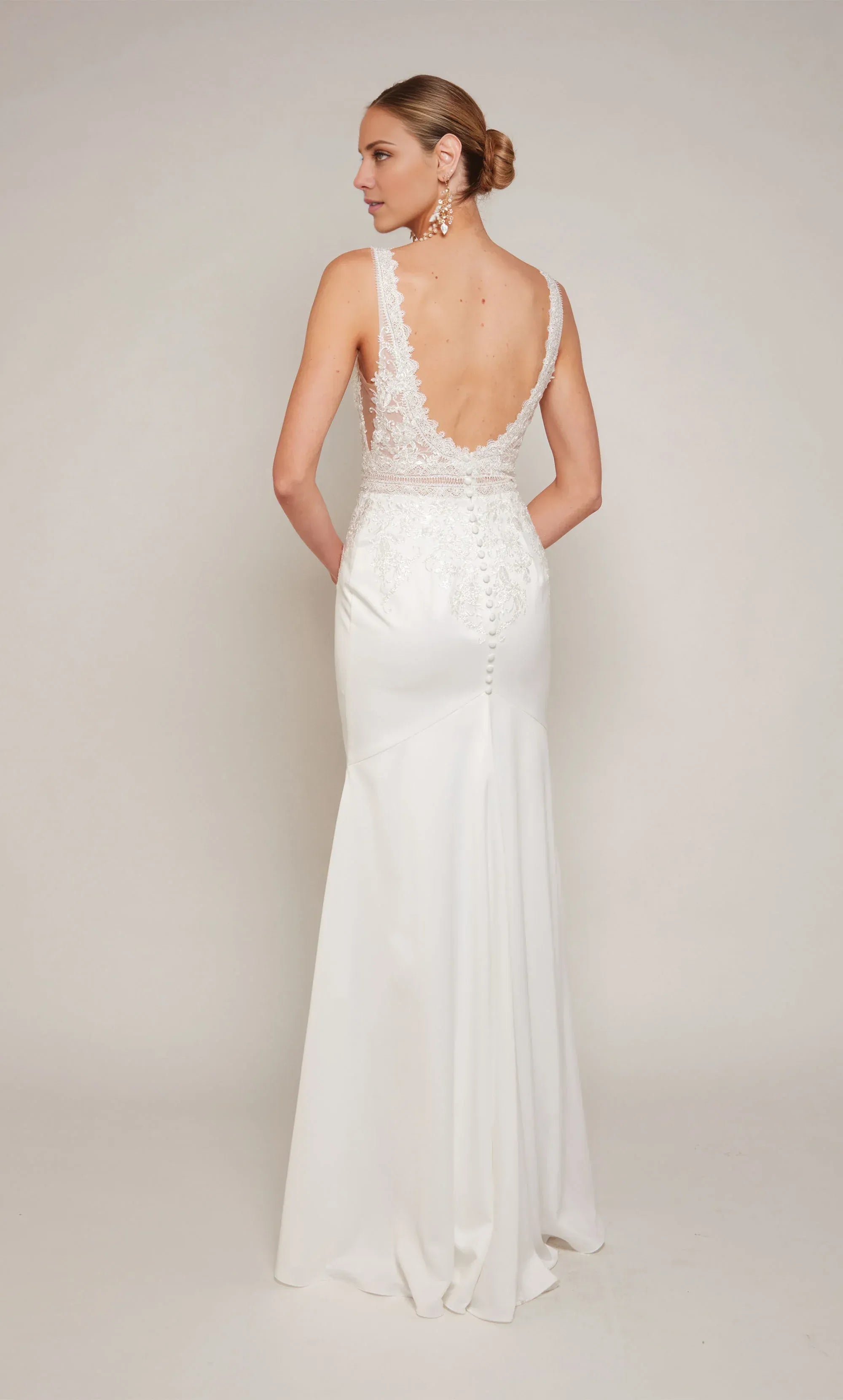 Romantic Spaghetti‑Strap Lace‑Bodice Crepe Mermaid Low‑Back Pearl‑Button Wedding Dress