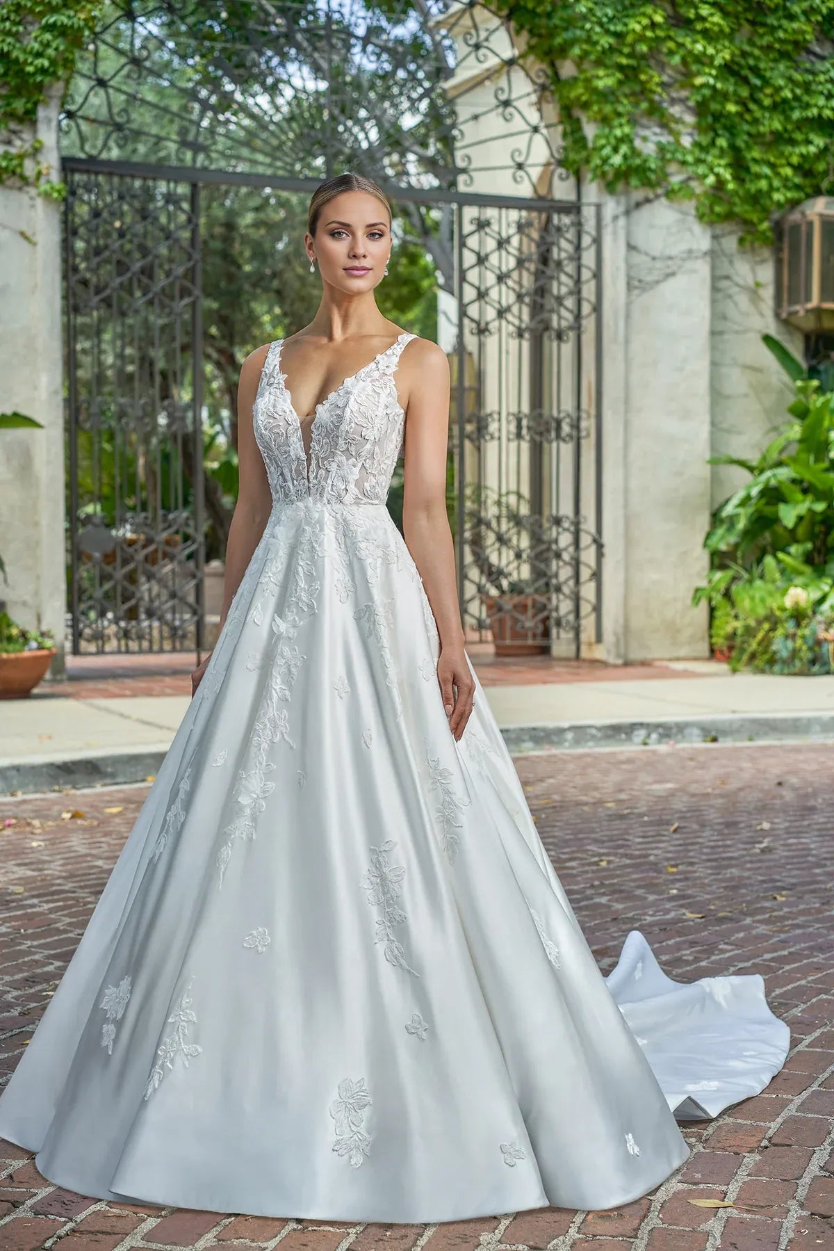 Romantic Spaghetti‑Strap Satin Lace A‑Line Low‑Back Floral‑Appliqué Wedding Dress