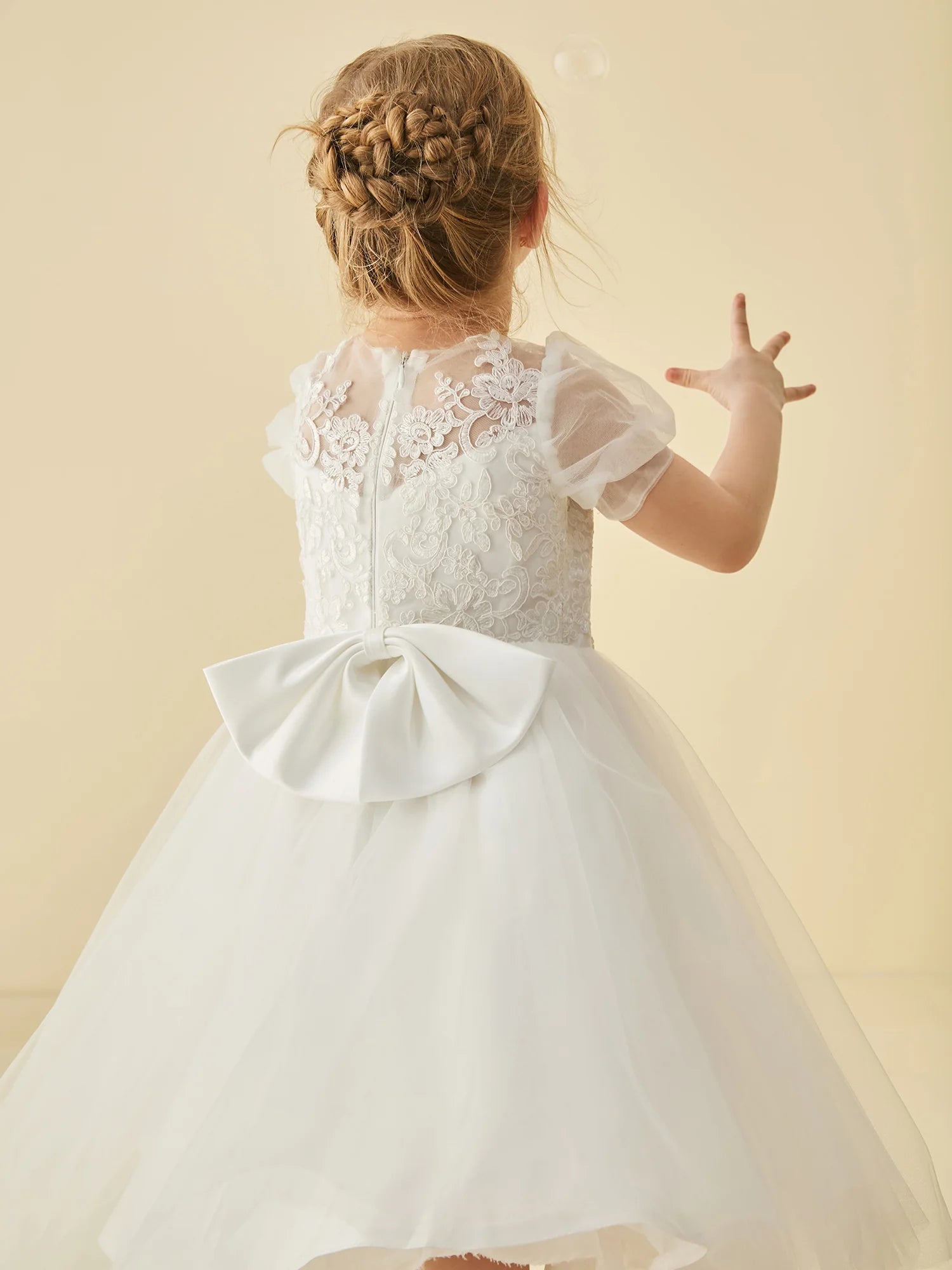 Short Puff Sleeve Round Neck Lace Mesh Back Big Bow White Tulle Midi Length Flower Girl Dresses