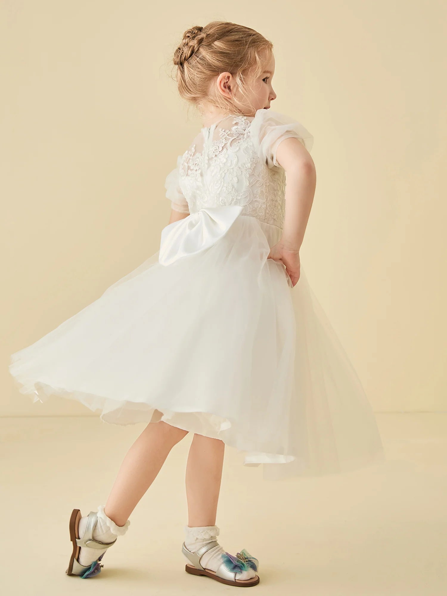 Short Puff Sleeve Round Neck Lace Mesh Back Big Bow White Tulle Midi Length Flower Girl Dresses