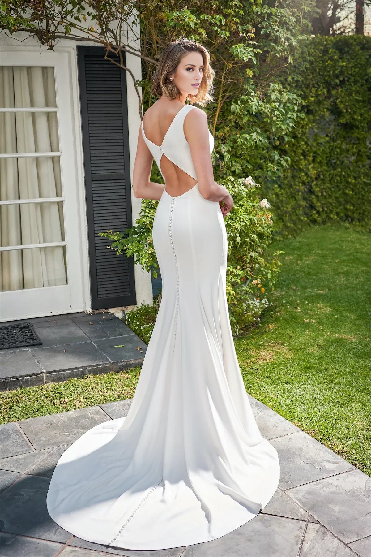 Sleeveless Crisscross‑V‑Neck Crepe Mermaid Wedding Dress With Keyhole‑Cutout‑Back Detail