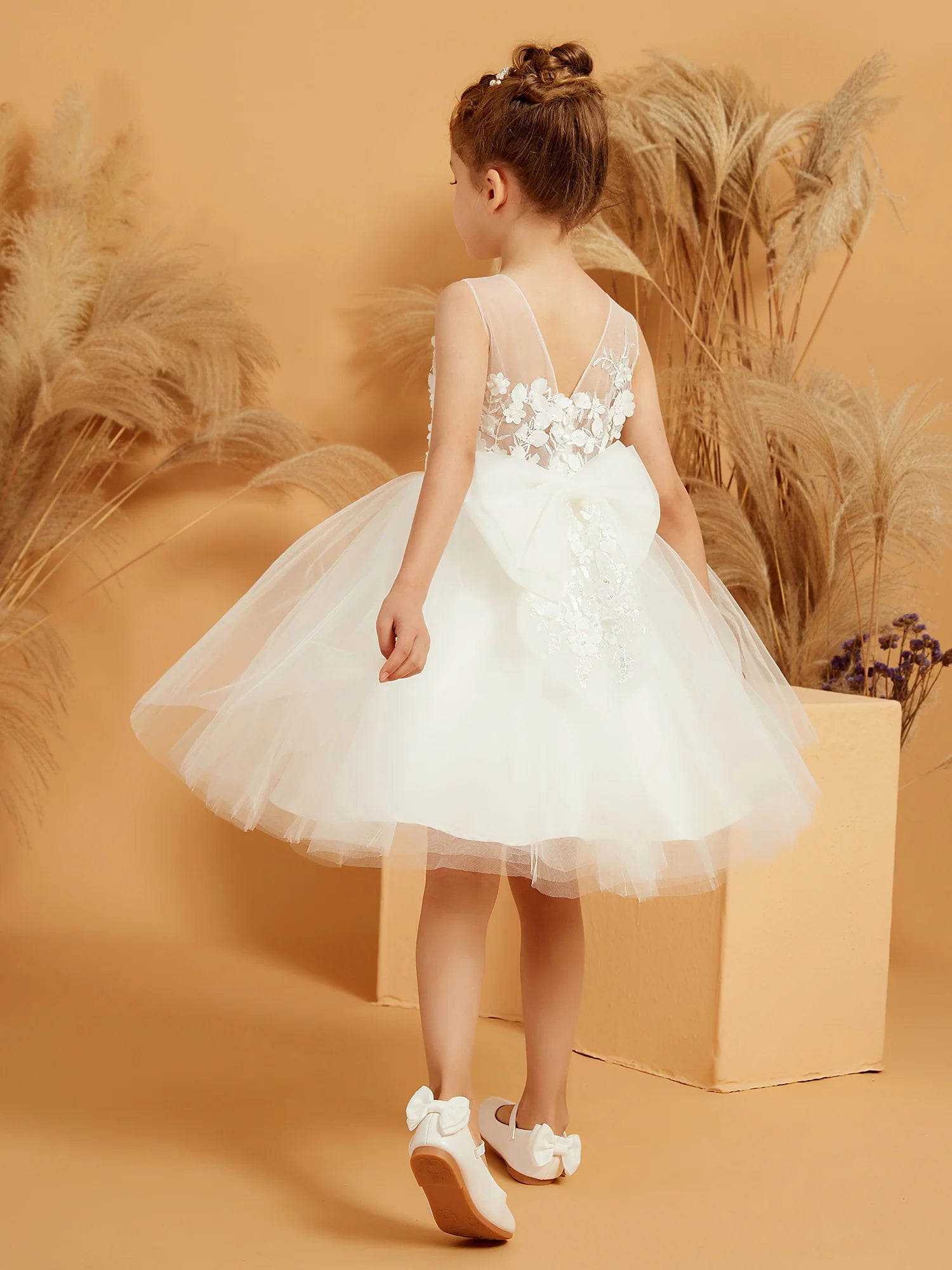 Sleeveless Illusion Neck 3D Floral Lace V Back Big Bow White Tulle Knee Length Flower Girl Dresses