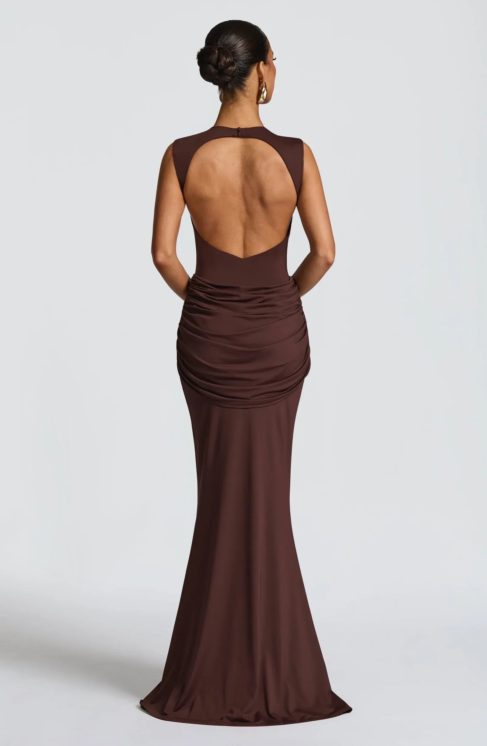 Sleeveless Round Neck Back Cutout Waist Twist Draped Dark Brown Jersey Mermaid Maxi Wedding Guest Dresses
