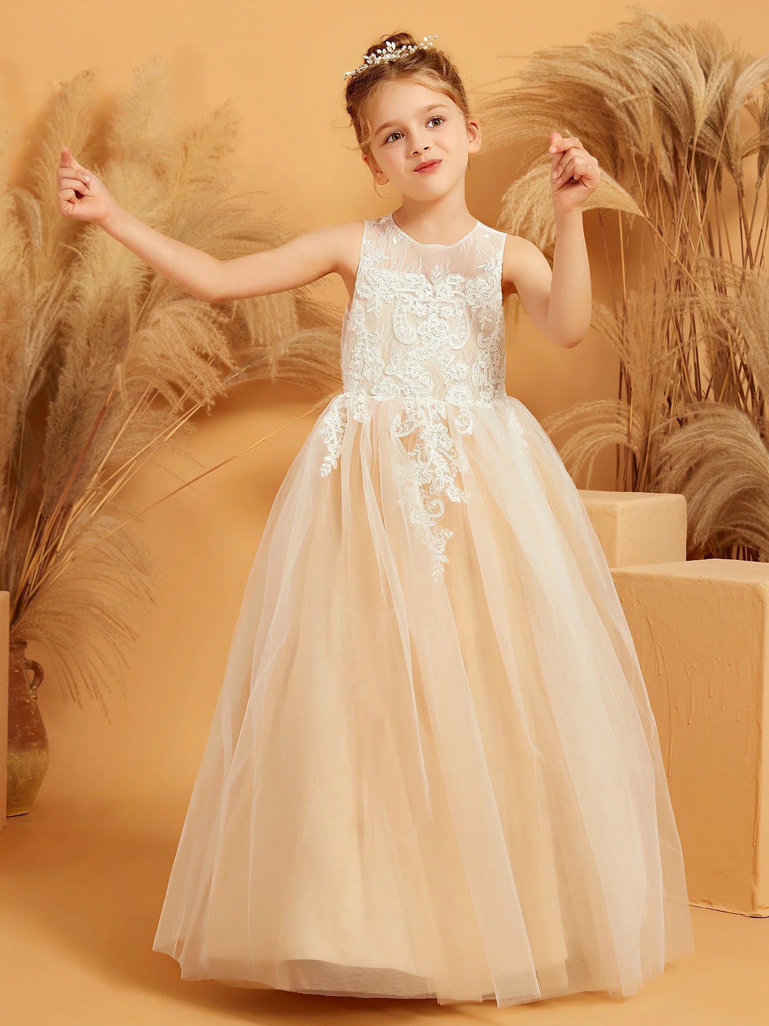 Sleeveless Round Neck Floral Lace Champagne Bow Champagne Tulle Floor Length Flower Girl Dresses