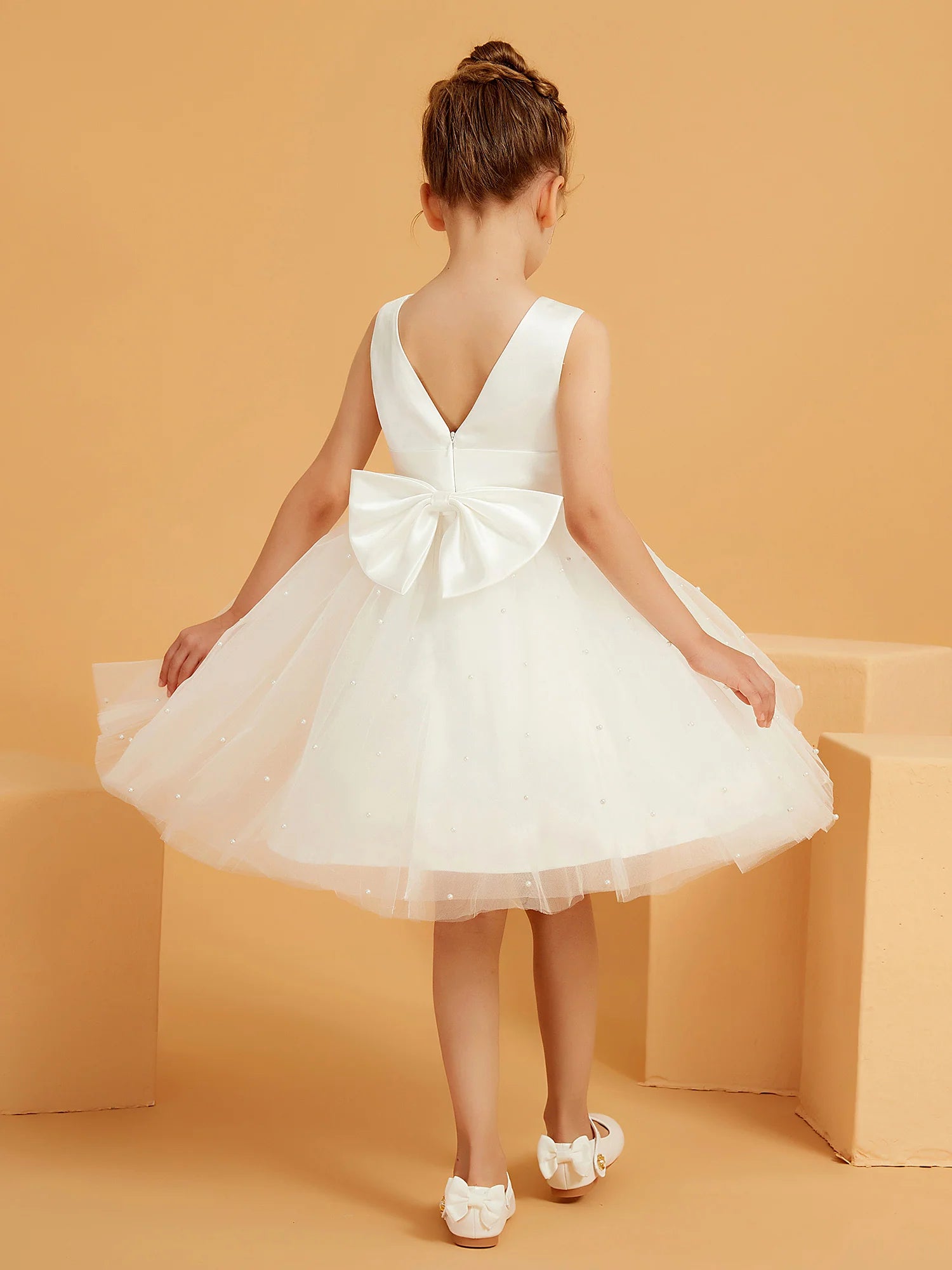 Sleeveless Round Neck V Back Big Bow Pearl Tulle White Satin Knee Length Flower Girl Dresses