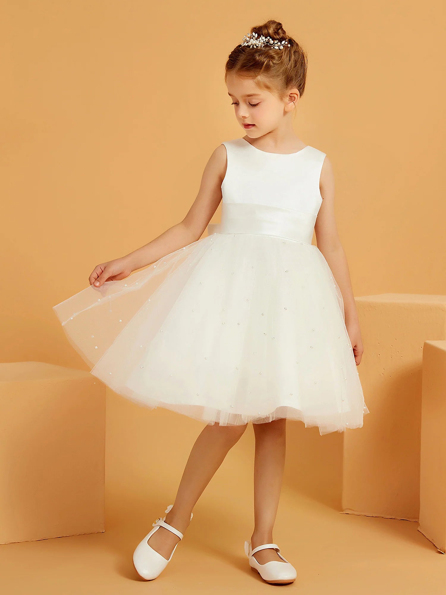 Sleeveless Round Neck V Back Big Bow Pearl Tulle White Satin Knee Length Flower Girl Dresses