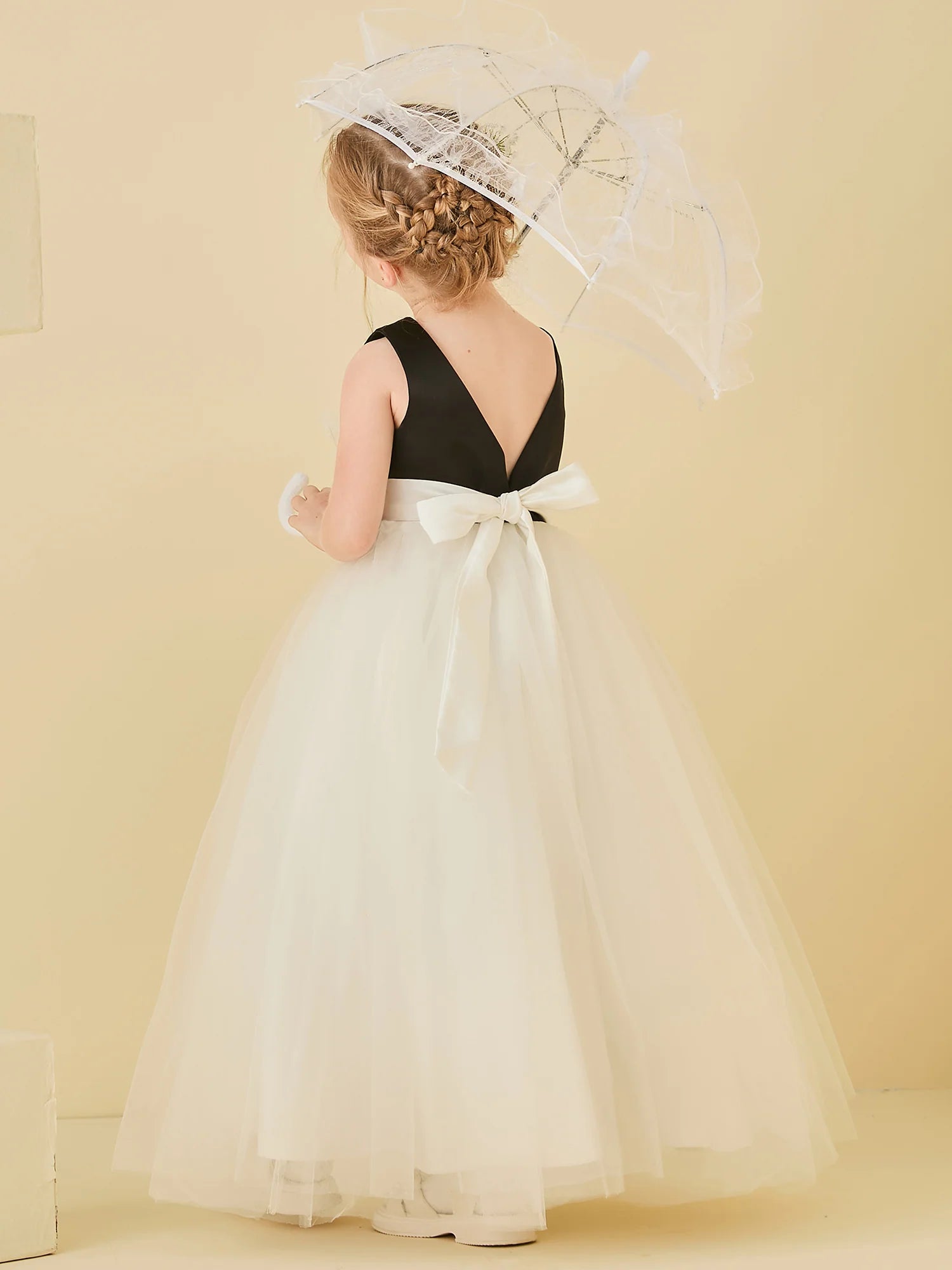 Sleeveless Round V Back Black White Satin Waist Big Bow White Tulle Floor Length Flower Girl Dresses