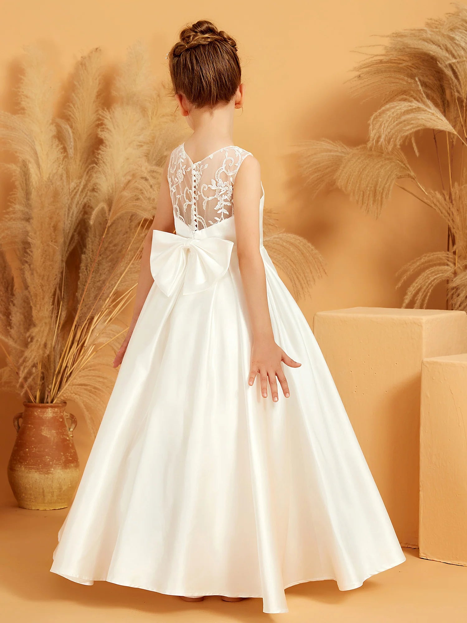 Sleeveless Scoop Neck Lace V Back Big Bow Floor Length White Satin Flower Girl Dresses