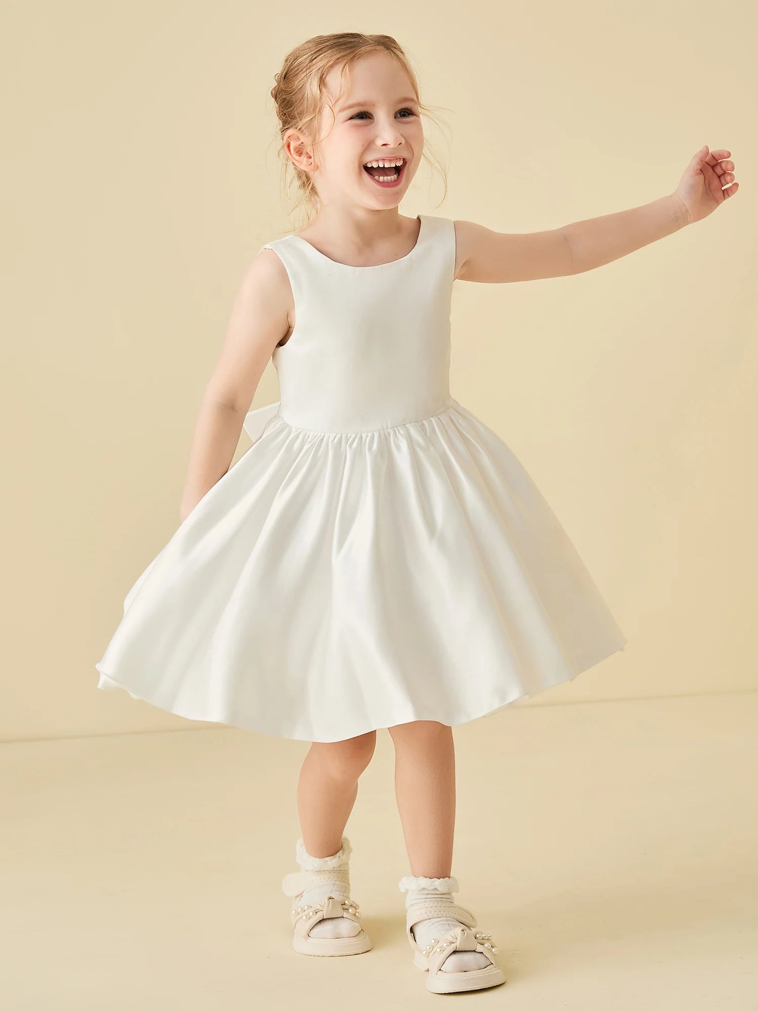 Sleeveless Square Neck V Back Large Satin Bow White Satin Knee Length Flower Girl Dresses