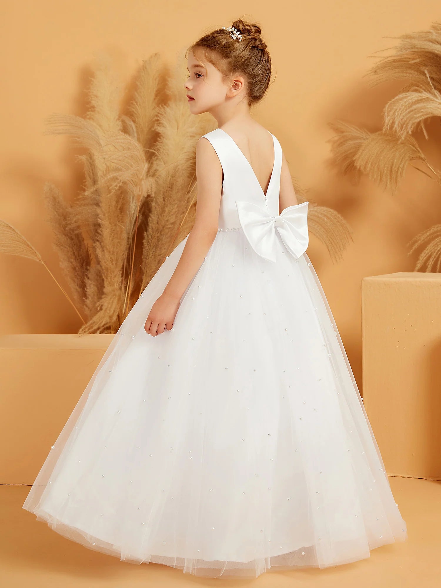 Sleeveless V Neck Back Big Bow Pearl Waist White Tulle Floor Length Flower Girl Dresses