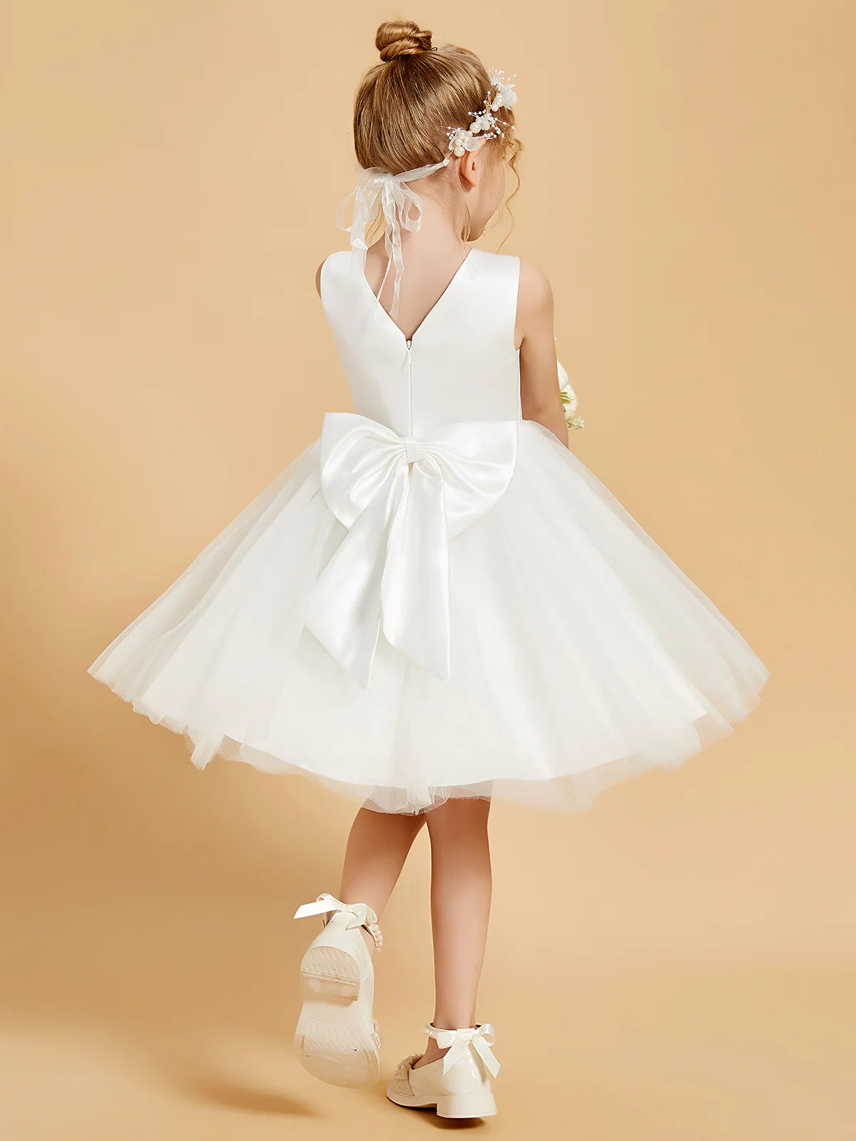 Sleeveless V Neck V Back Large Satin Bow White Satin Tulle Knee Length Flower Girl Dresses