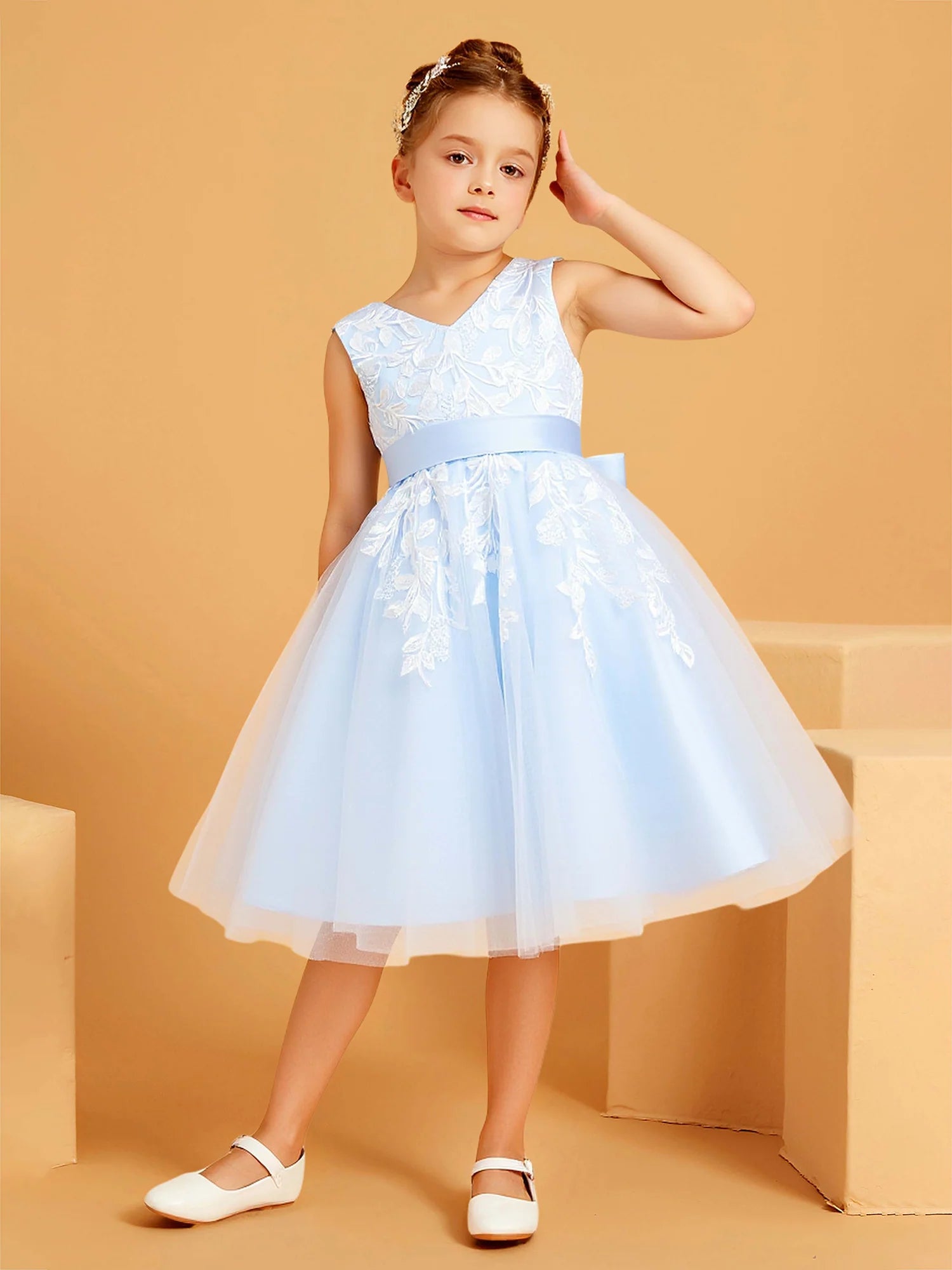 Sleeveless V Neck White Floral Lace Deep V Back Big Satin Bow Light Blue Tulle Knee Length Flower Girl Dresses