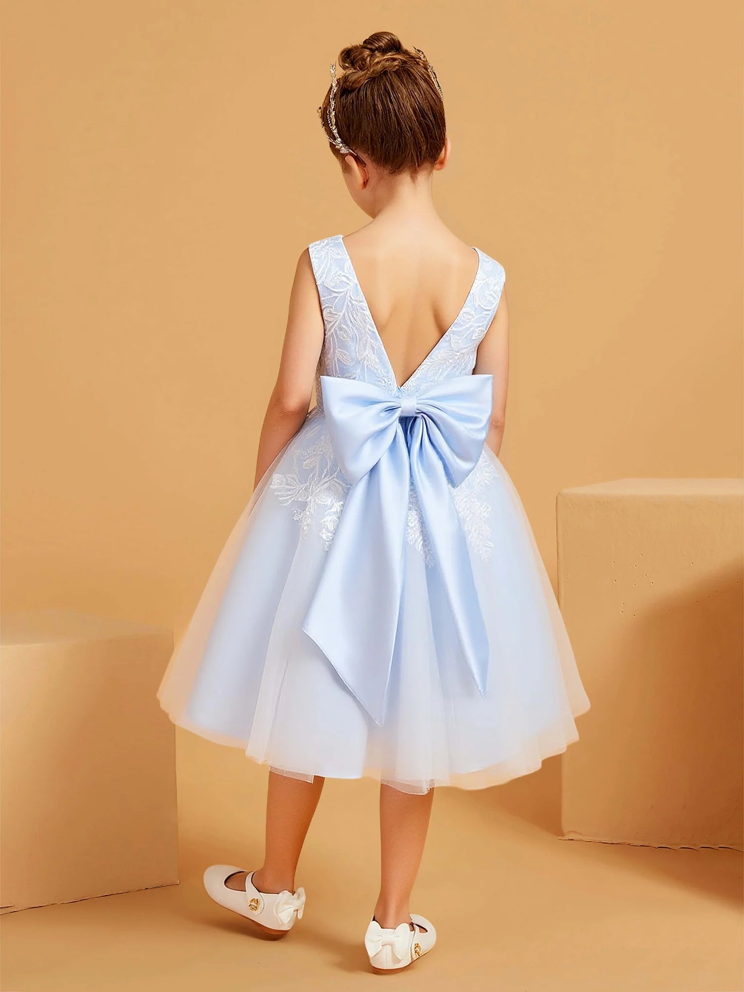 Sleeveless V Neck White Floral Lace Deep V Back Big Satin Bow Light Blue Tulle Knee Length Flower Girl Dresses